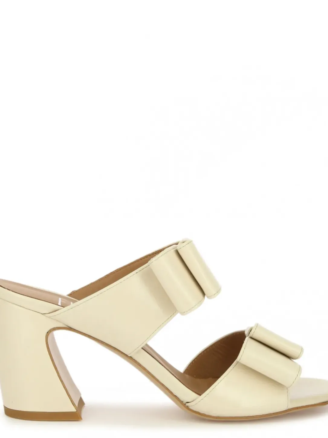 L6702 VANILLA